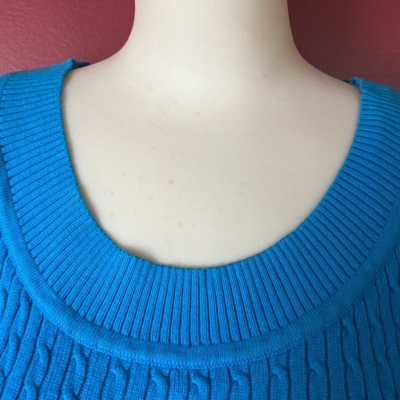 Like new Jeanne Pierre beautiful blue cable knit tank - Picture 2 of 9